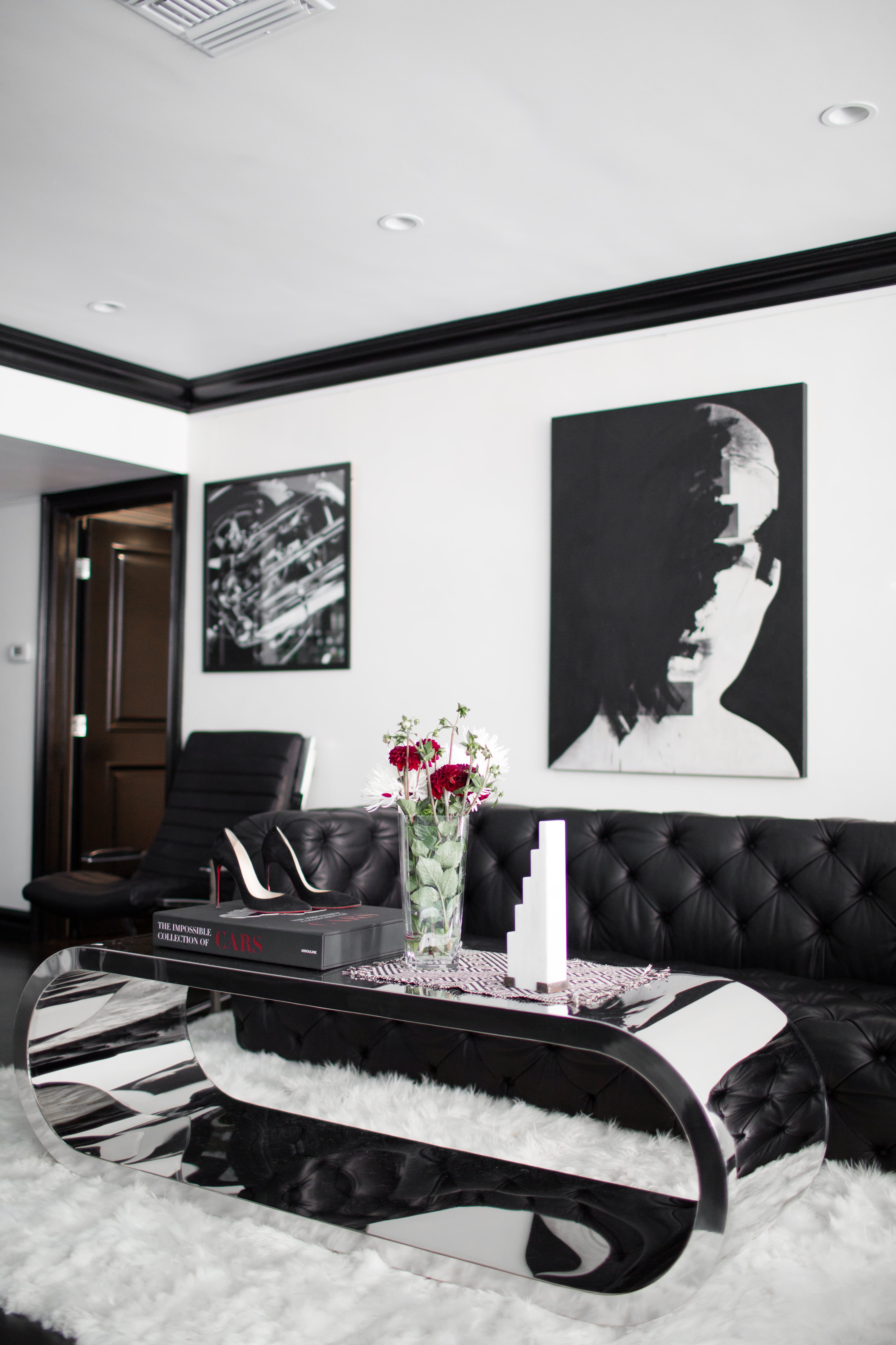 House Tour A Black & White Contrasting LA Condo Apartment Therapy